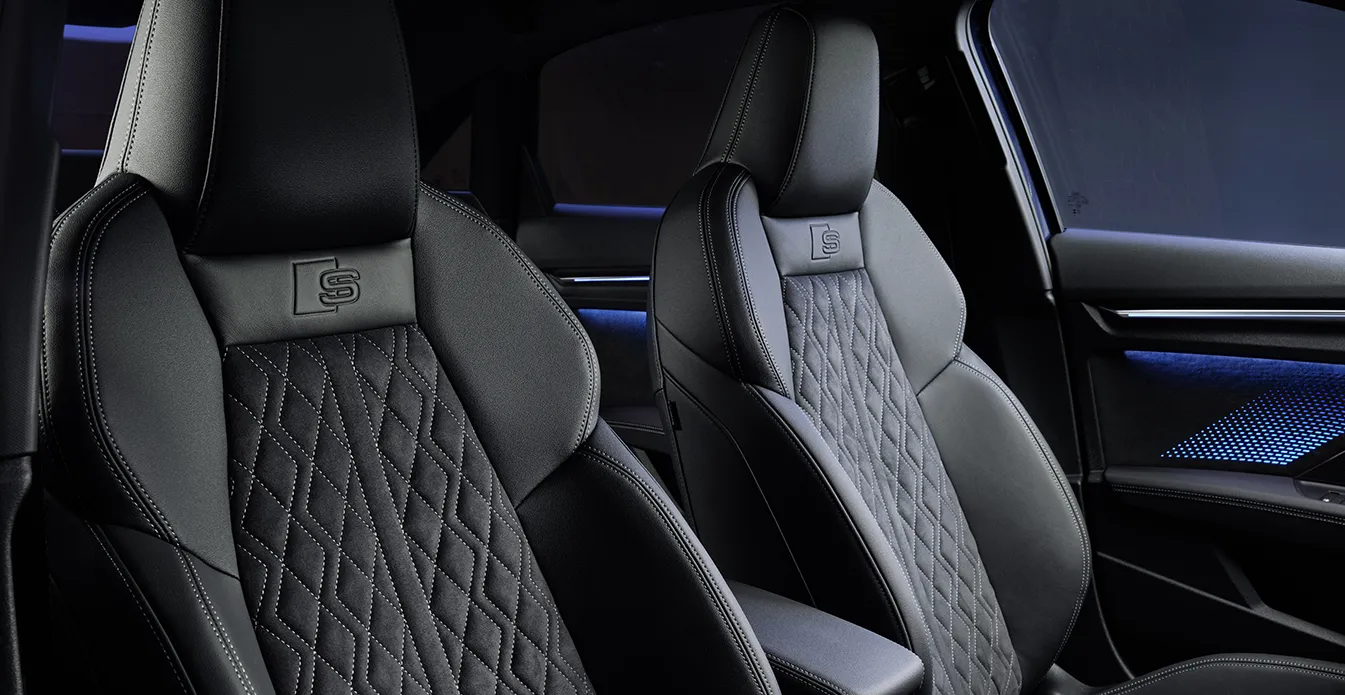 Audi S3 Sportback - מושבי ספורט יוקרתיים Audi S3 Sportback - מושבי ספורט יוקרתיים
